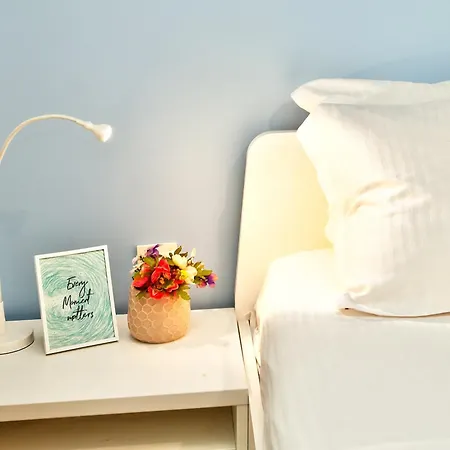 Unbeatable Location Comfy By Flat Mаnager 아파트