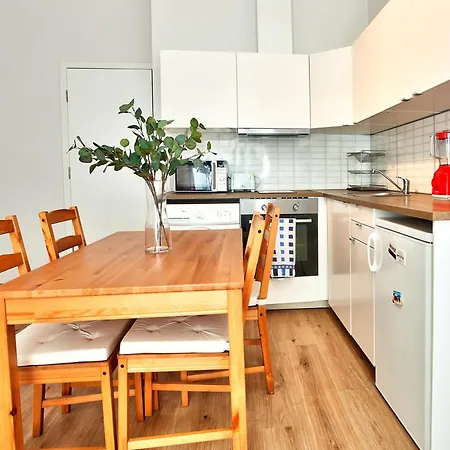 Unbeatable Location Comfy By Flat Mаnager 아파트